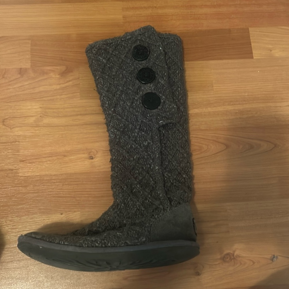 Gently worn, grey knit UGG boots